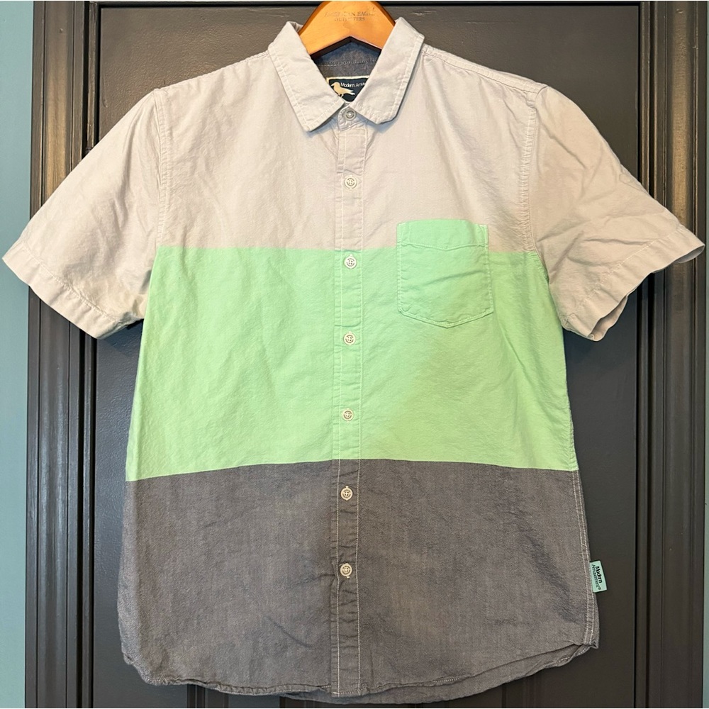 🦜 Modern Amusement Tri-Color SS Button Down